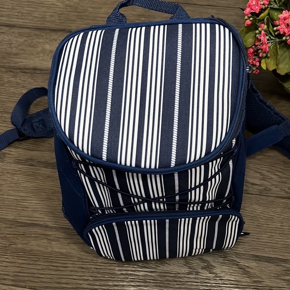 Picnic backpack NWOT - Picture 3 of 7